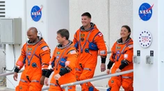 Dôležitá časť misie sa ešte len začína. Astronauti majú podrobný časový harmonogram (prehľad)