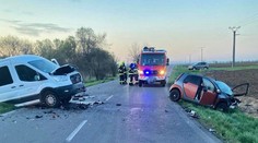 FOTO: Tragické ráno pri Leviciach. Vodič (†35) neprežil zrážku s iným autom
