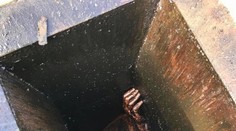 Dva dni bol uviaznutý v reštauračnom potrubí plnom masnoty, ratovali ho hasiči