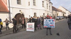 Pred príchodom premiéra do Trnavy to vrelo: Protestujúci konfrontovali Kaliňáka a Gedru, ozval sa bývalý študent Kuciaka