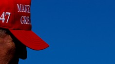 Trump ohlasuje nové clá, krajinám začnú rozosielať listy