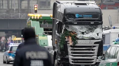 Horor na vianočných trhoch v Berlíne, 12 mŕtvych a 18 ľudí bojuje o život