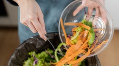 Nielen využívanie zvyškov, ale aj potravín z prírody. Ako urobiť svoju kuchyňu zelenšou a pritom ušetriť?