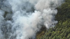 Veľký požiar pri Senci a les v plameňoch v Richnave. Zasahovali hasiči aj vrtuľník ministerstva obrany