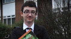 Chlapec sa vyhýba tehotným ženám, môže zabiť ich deti