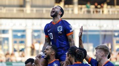 Holanďania oslavujú nového kráľa strelcov. Španieli znemožnili Turecko