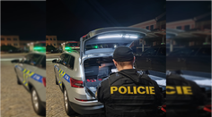 Útočník zabil ženu priamo v centre mesta. Polícia zverejnila fotografiu muža, po ktorom pátra