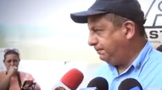 Prezident počas tlačovky nechtiac zjedol hmyz. Ten výraz hovorí za všetko