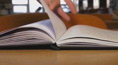 Podvody s diplomovkami sú problém. Práce na objednávku píšu aj vysokoškolskí pedagógovia