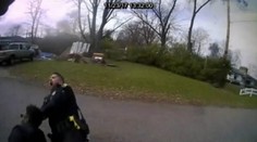 VIDEO: Policajt omylom zasiahol taserom svojho kolegu