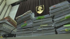 Na účte detí má 700-tisíc, vraj ušetril, lebo toho veľa nezje. Bratislavský sudca nevie vysvetliť majetok