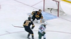 S pukom letela aj čepeľ! Pominville dal gól zlomenou hokejkou