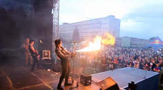 Pri výbuchu pyrotechniky na koncerte slovenskej kapely v Česku sa zranilo šesť ľudí