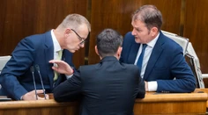 Ani jeden prieskum ho roky nevidel mimo parlamentu. Teraz nastal zlom