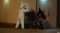 Nie je toto už príliš? Kamaráti si z mladíka vystrelili, že zabil muža