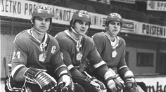 Dvakrát vyhral MS, inicioval manifestáciu a  prenasledovala ho ŠtB. Marián Šťastný má 70 rokov