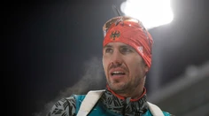 V šprinte mužov zlatý Nemec Peiffer, 22. Kazár