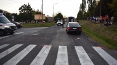 Vodičovi zrejme slnko zastrelo zrak a na priechode zrazil muža. Dôchodcu sa nepodarilo zachrániť