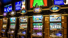 Čech vyhral v kasíne poriadny balík. Dvojica, ktorá ho sprevádzala domov, mu všetko ukradla