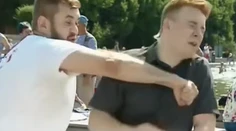 Rana päsťou od opilca: Redaktor to schytal počas živého vstupu