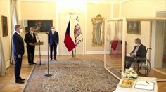 ČR: Zeman vymenoval Fialu za premiéra. Spoza klietky z plexiskla