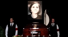 Ideológ Putina pochoval dcéru, ktorá zahynula pri výbuchu auta. Rusi vinia ukrajinskú agentku