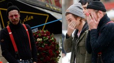 Eagles of Death Metal sa vrátili na miesto hrôzy. Obetiam útoku vzdali hold