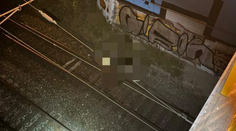 Polícia našla v noci pri koľajisku v Bratislave mŕtvu ženu