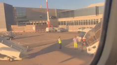 „Správali sa k nám ako k zvieratám.“ Slováci na Sardínii zažili peklo aj po hodinách čakania v lietadle bez klímy a vody