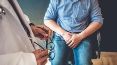 Zadržiavanie moču vám môže spôsobiť vážne zdravotné problémy, varujú lekári
