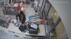 Chytili tínedžerov, ktorí s hračkárskou pištoľou prepadli benzínku v Šuranoch