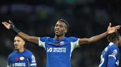 Šialený večer v Premier League: Odpisovaná Chelsea nasúkala Manchestru City štyri góly, no nevyhrala