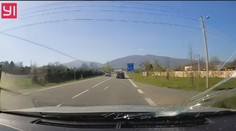 Absurdná nehoda: Zemiak „padol z neba“ po vtáčom súboji a rozbil auto v plnej rýchlosti