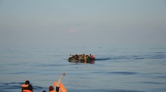 Pri potopení člna pri talianskom ostrove Lampedusa zomrelo batoľa, osem ľudí je nezvestných