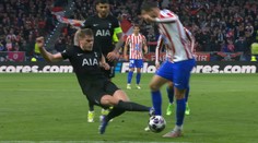 VIDEO: Dávid Hancko sa stal obeťou nebezpečného zákroku. Rozhodca kartu prekvapujúco nevytiahol