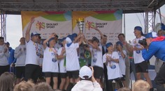 VIDEO: Užili si veľké finále a stretli svoje vzory. Z triumfu detí sa tešili aj profesionálni futbalisti