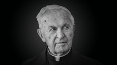 Posledná rozlúčka s kardinálom Tomkom: Záverečný obrad bude viesť pápež František