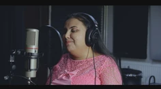 Vrodený talent doplnila vzdelaním. Nevidiaca Nikola sa prepracovala medzi renomovaných rómskych hudobníkov