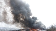 Požiar v Šuranoch sa po viac ako troch dňoch konečne podarilo uhasiť