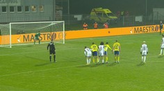 VIDEO: Kiks brankára, vylúčenie, viacnásobný VAR. Michalovce si vezú z Podbrezovej veľmi cenný bod