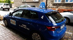 Máte problém získať vodičák? Tohto muža neprekonáte. Teoretickú skúšku zvládol na neuveriteľný pokus