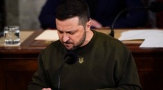 V. Zelenskyj prišiel s emotívnym vianočným posolstvom: Nebudeme čakať na zázrak, vytvárame si ho sami