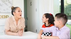 JLo kládli otázky dvojičky. Pozrite, ako reagovali, keď im povedala o tehotenstve