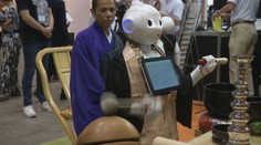 Kňazov v Japonsku nahrádzajú robotmi, pochovávajú ľudí a neplačú