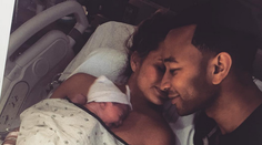 Modelka zaskočila svet. Bude mať chlapca