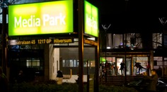 Dráma v holandskej televízii. Vtrhol tam muž so zbraňou