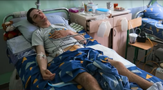 Vojaka pri obrane Azovstalu zranila strela z tanku, potom ho zajali. Prečítajte si jeho svedectvo