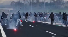 VIDEO: Hromadná bitka na diaľnici, fanúšikovia AS Rím a Neapolu už spoznali trest