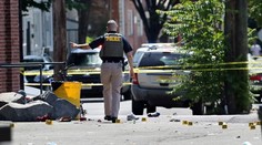 Dvaja muži spustili streľbu na festivale. Jeden mŕtvy a 22 zranených