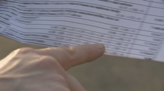 Mladého otca po zúčtovaní daní šokoval niekoľko tisícový nedoplatok. Štátu musí vrátiť celý daňový bonus na deti